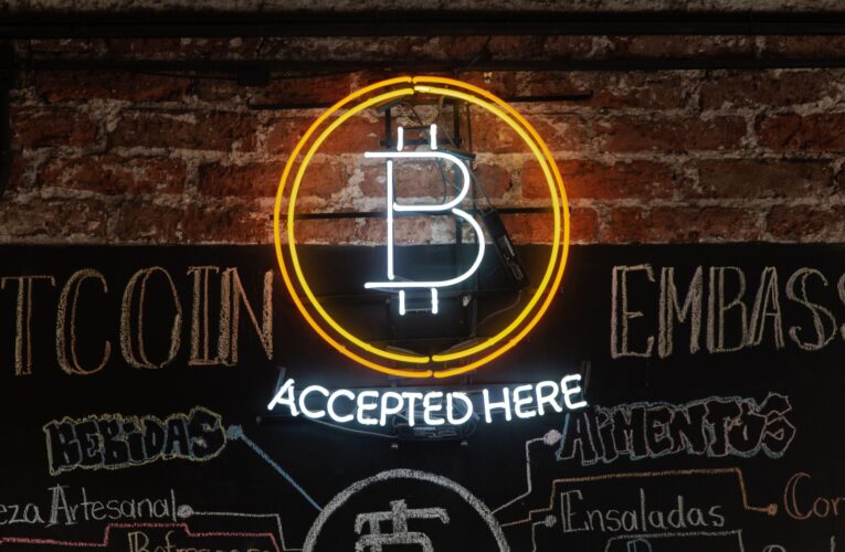 Los entusiastas del bitcoin en México le hacen frente a Hacienda