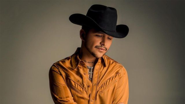 Christian Nodal frena el veto de Universal Music y podrá volver a cantar ante su público