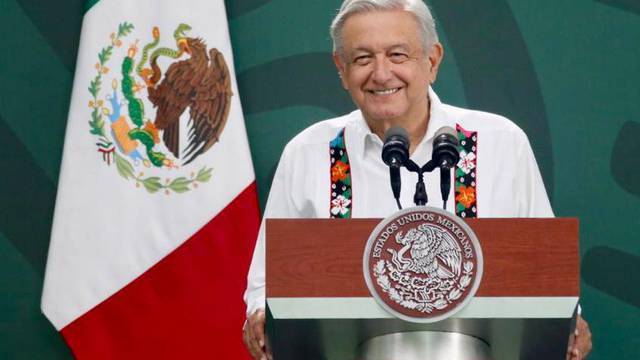 AMLO responde al INE: Son chicanadas y tácticas dilatorias aplazar la revocación de mandato