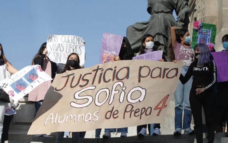 Familia de Sofía y colectivas feministas marchan para exigir justicia por su feminicidio