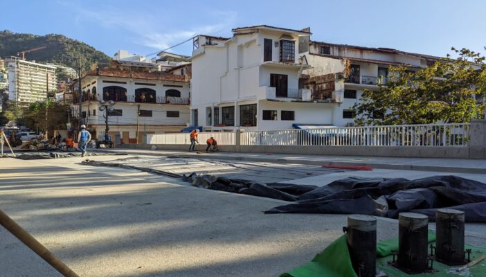 Se abre a la circulación vehicular el puente del Cuale