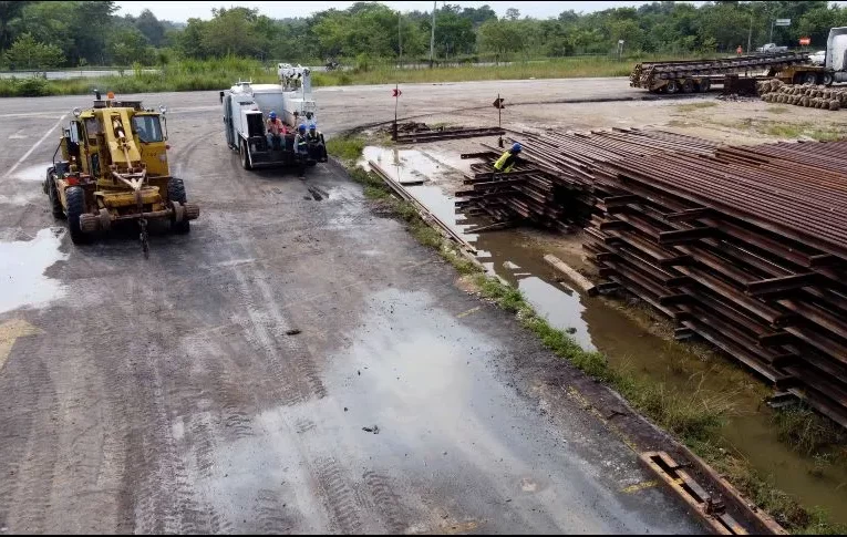 López Obrador asegura que tramo 5 del Tren Maya no se detendrá pese a amparos.