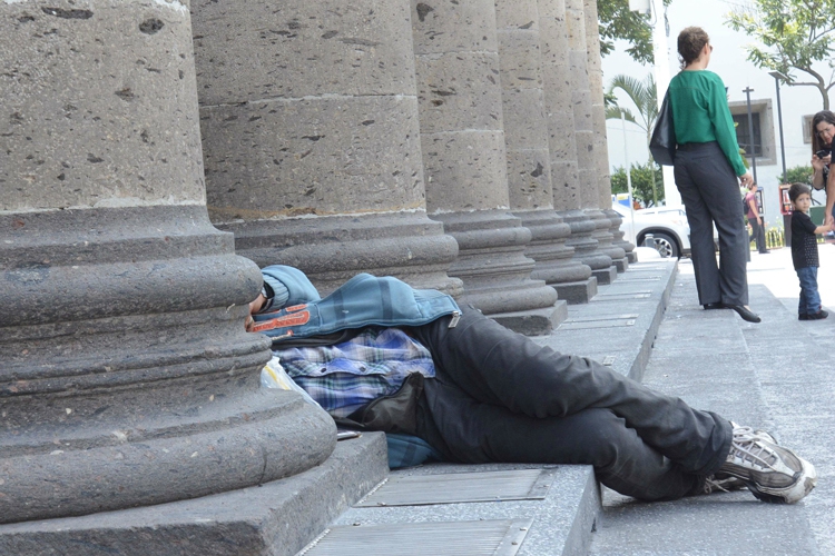 Pablo Lemus nos dio la espalda: Indigentes