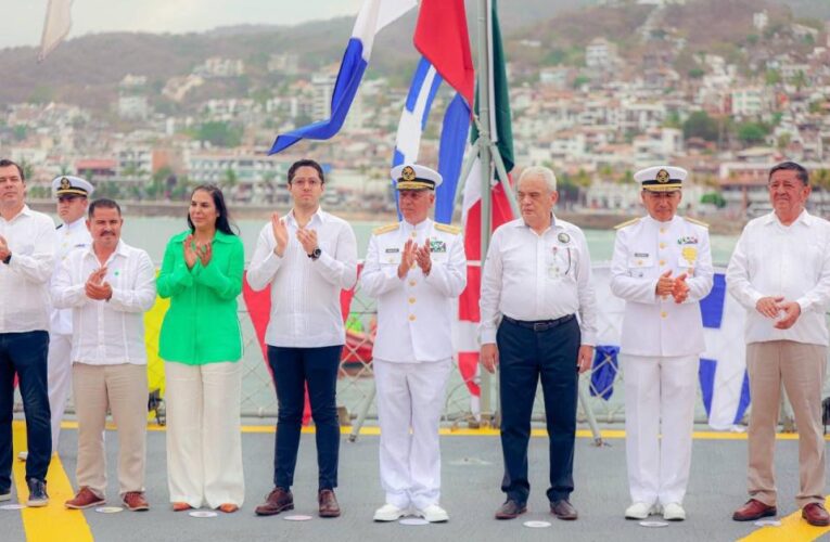 Ceremonia conmemorativa del Día de la Marina Nacional.