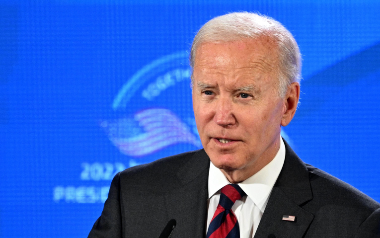 Joe Biden da positivo a Covid-19; muestra indicios bastante leves.