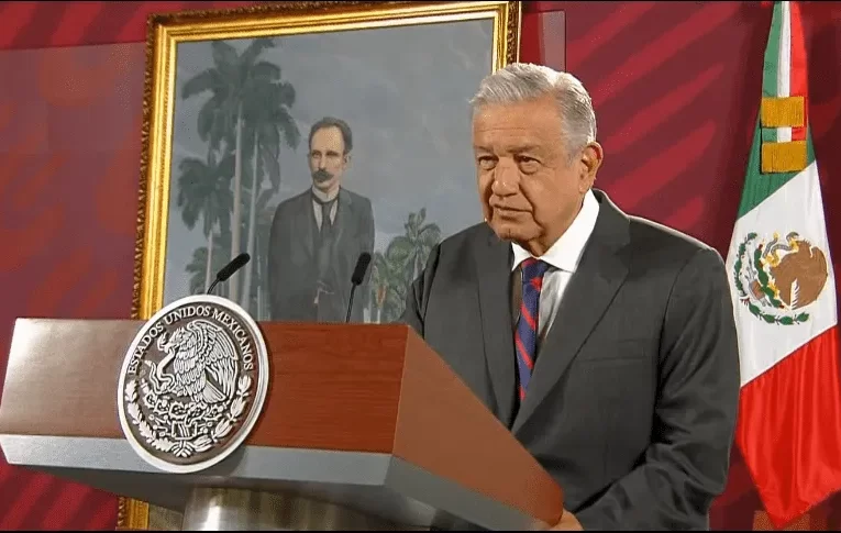 López Obrador hace homenaje a cubanos en la «mañanera”.